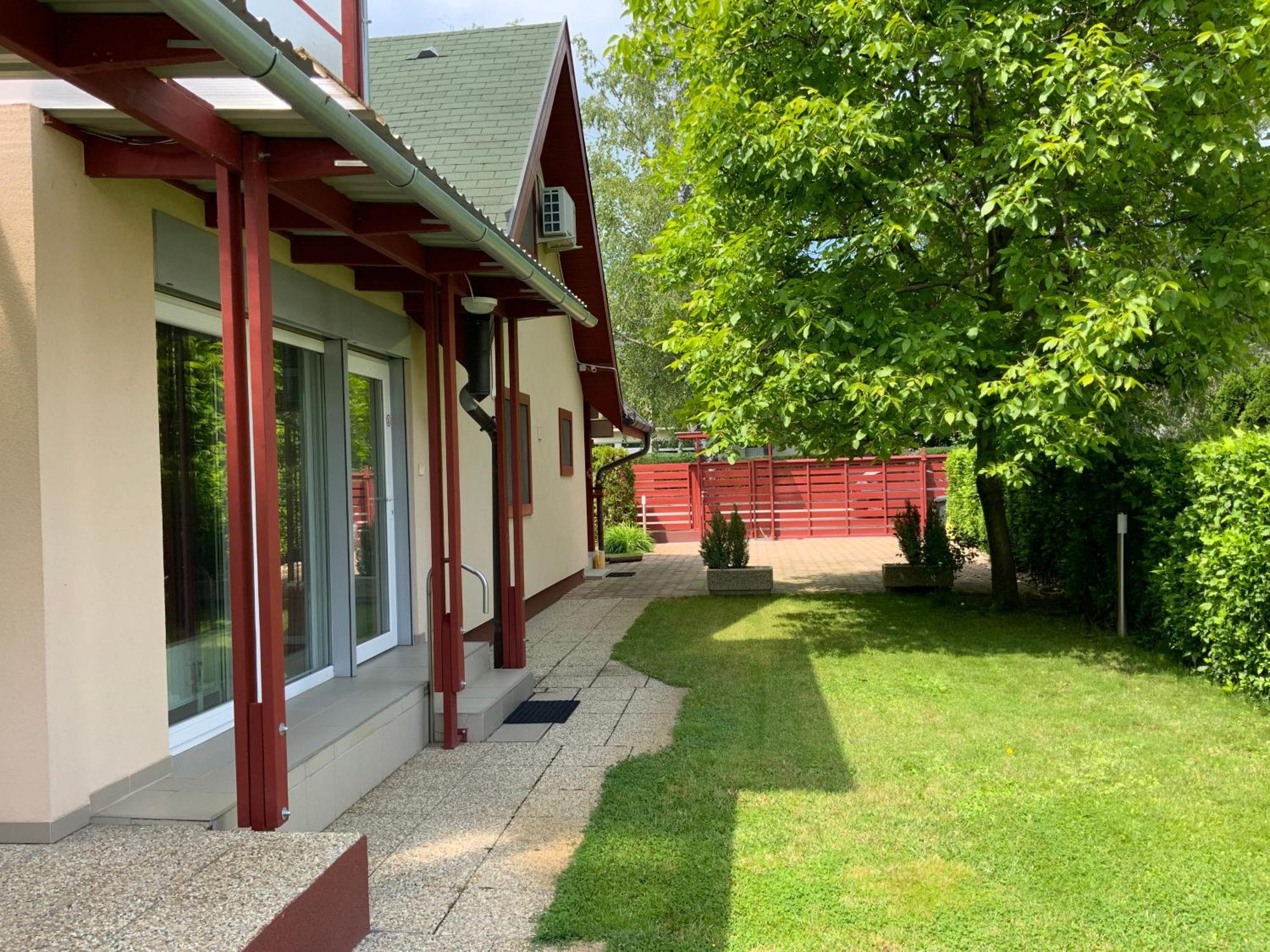 Gosy Apartmanok Siófok Esterno foto
