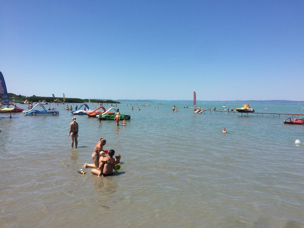 Gosy Apartmanok Siófok Esterno foto