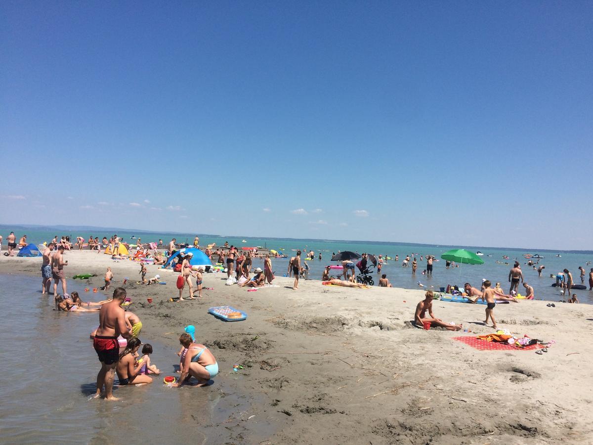 Gosy Apartmanok Siófok Esterno foto